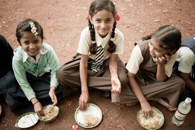 Feed Hungry Students at Schools