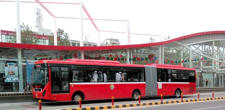 Feed 25+ Hungry People at Lahore Metro Bus Stop